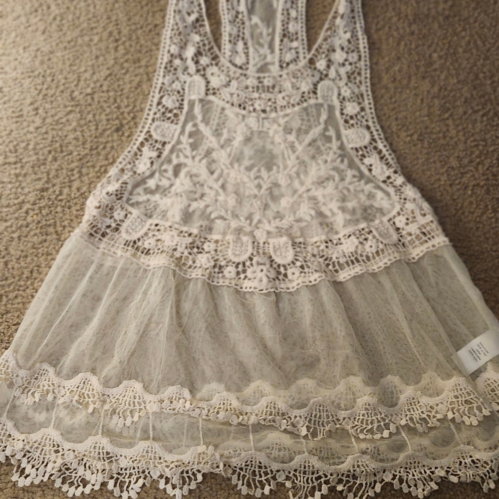 Vintage Y2K Sheer Eleagent Lace Tank Top.
